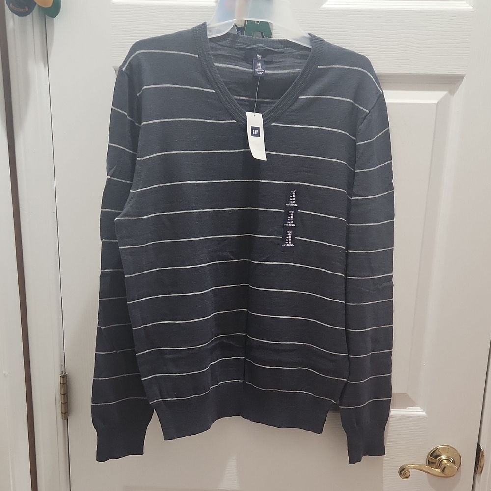 GAP Men's Dark Gray Striped V-Neck Sweater Medium NwT